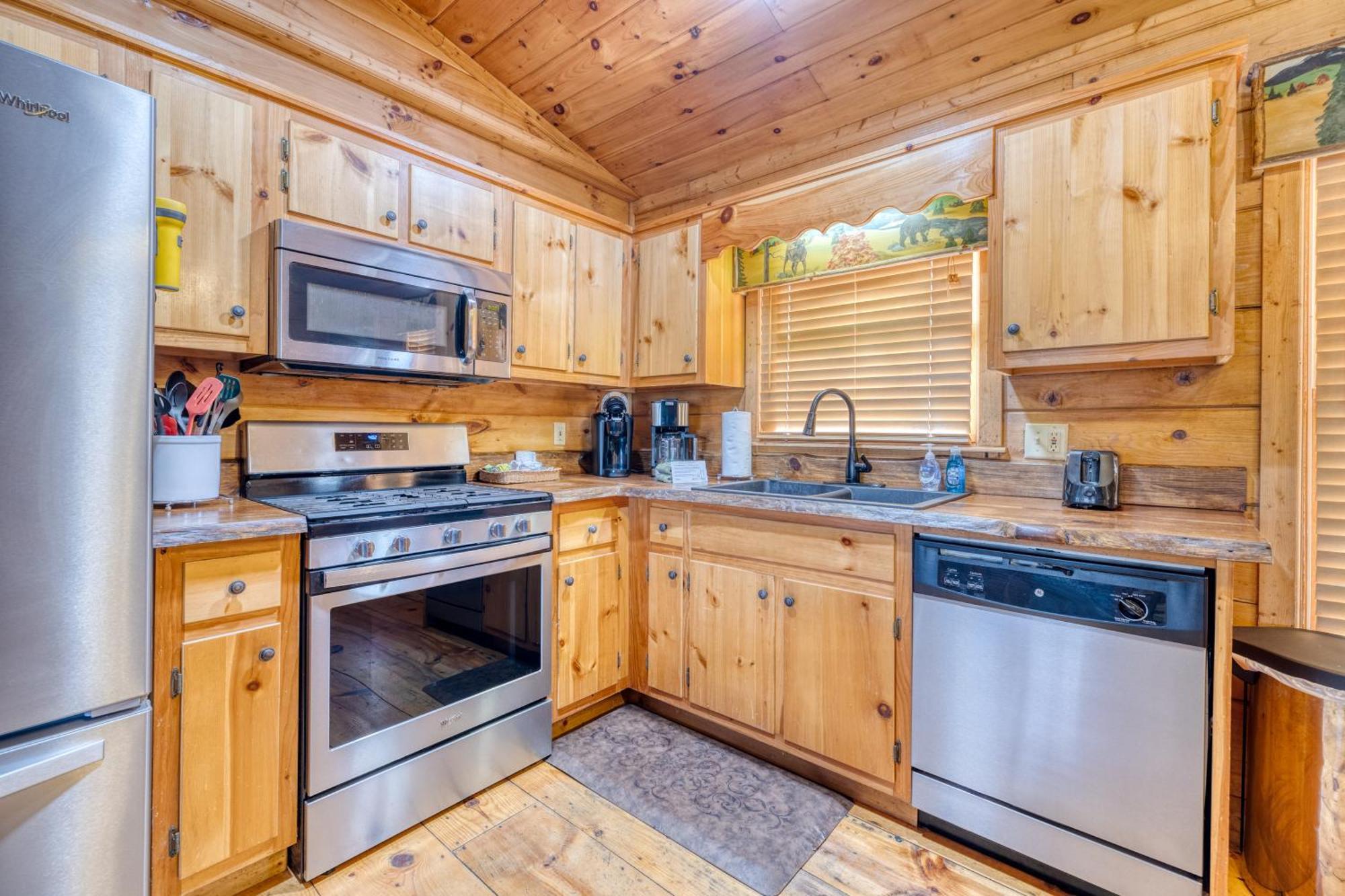 Secluded Sunrise Ridge-10 Min From Blue Ridge, King Beds, Hot Tub, 2 Porches, Fireplace Wood Burning, Mountain View, Cozy Exterior foto