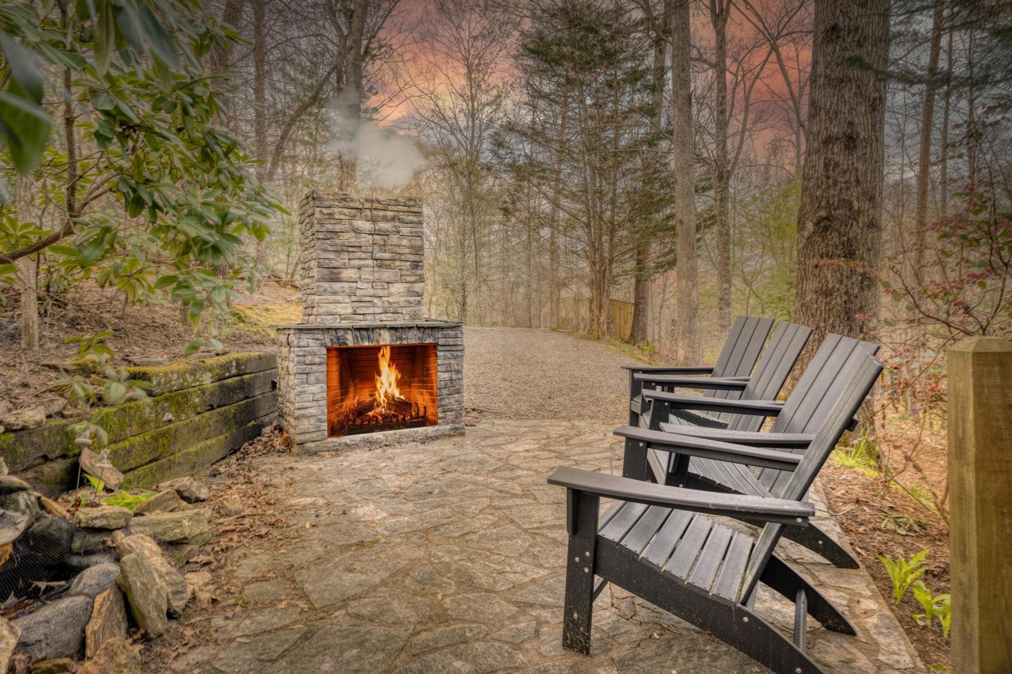 Secluded Sunrise Ridge-10 Min From Blue Ridge, King Beds, Hot Tub, 2 Porches, Fireplace Wood Burning, Mountain View, Cozy Exterior foto